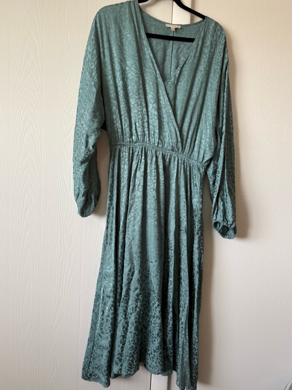Women's Sage Green maxi dress long sleeve size M